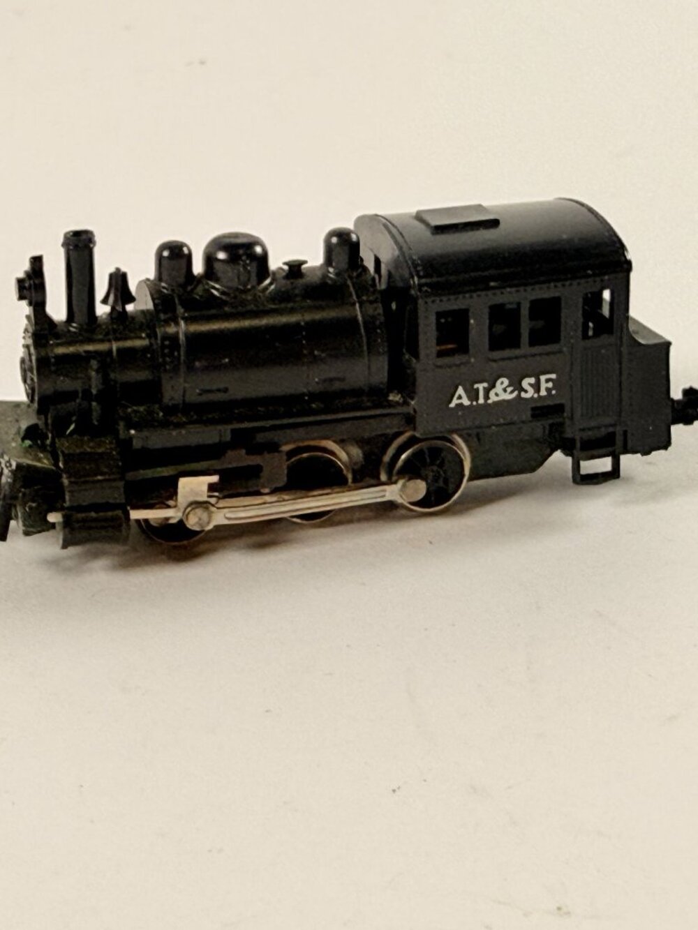 Life Like AT & SF N Scale Black Steam 0-4-0 Locomotive Engine 7782 Not Running